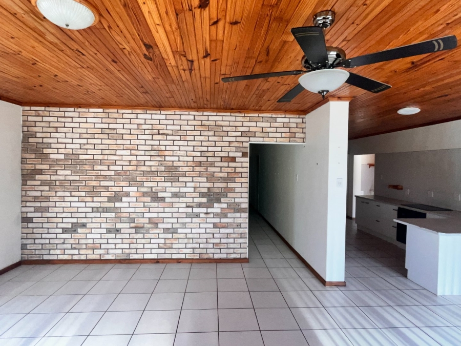 3 Bedroom Property for Sale in Wavecrest Eastern Cape